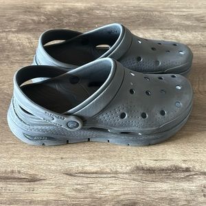 Skechers arch fit faux crocs size 7